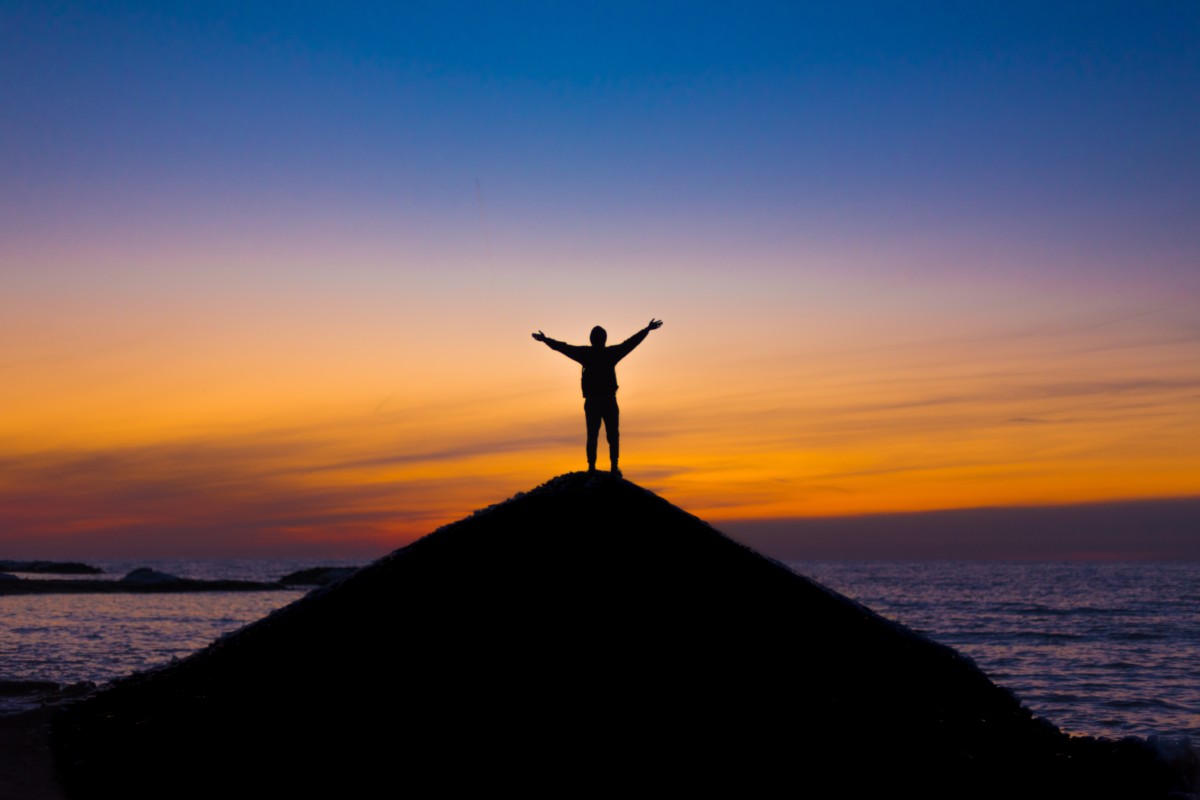 山頂に到着した登山者