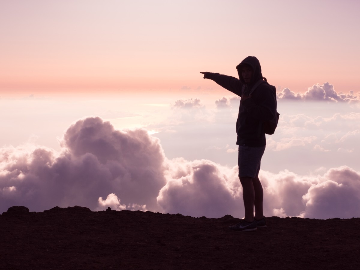 山頂にたどり着いた人